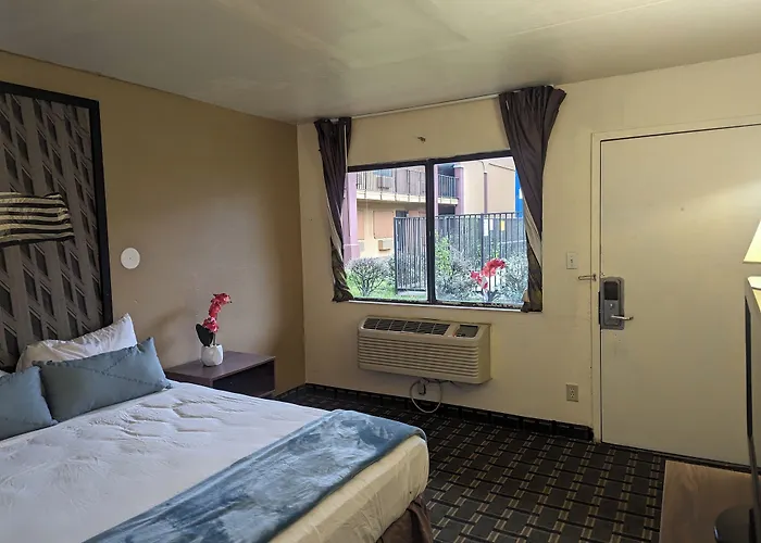 Oyo Ok I-44/route 66 Hotel